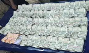 கொழும்பில் ரூ. 9.3 கோடி பணத்துடன் பெண் கைது: போதைப்பொருள் கடத்தல் பணத்தை வங்கியில் பதுக்கிய அதிர்ச்சி!